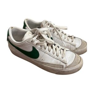 Nike Low '77 Vintage sneakers in white and "Pine Green" Flat Low Tops Shoes